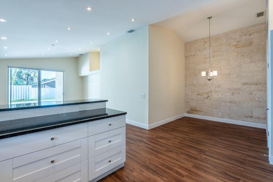 1189 Southwest 19th Street Boca Raton, FL 33486 - Photo 11 of 30 20200403151621317509000000-o
