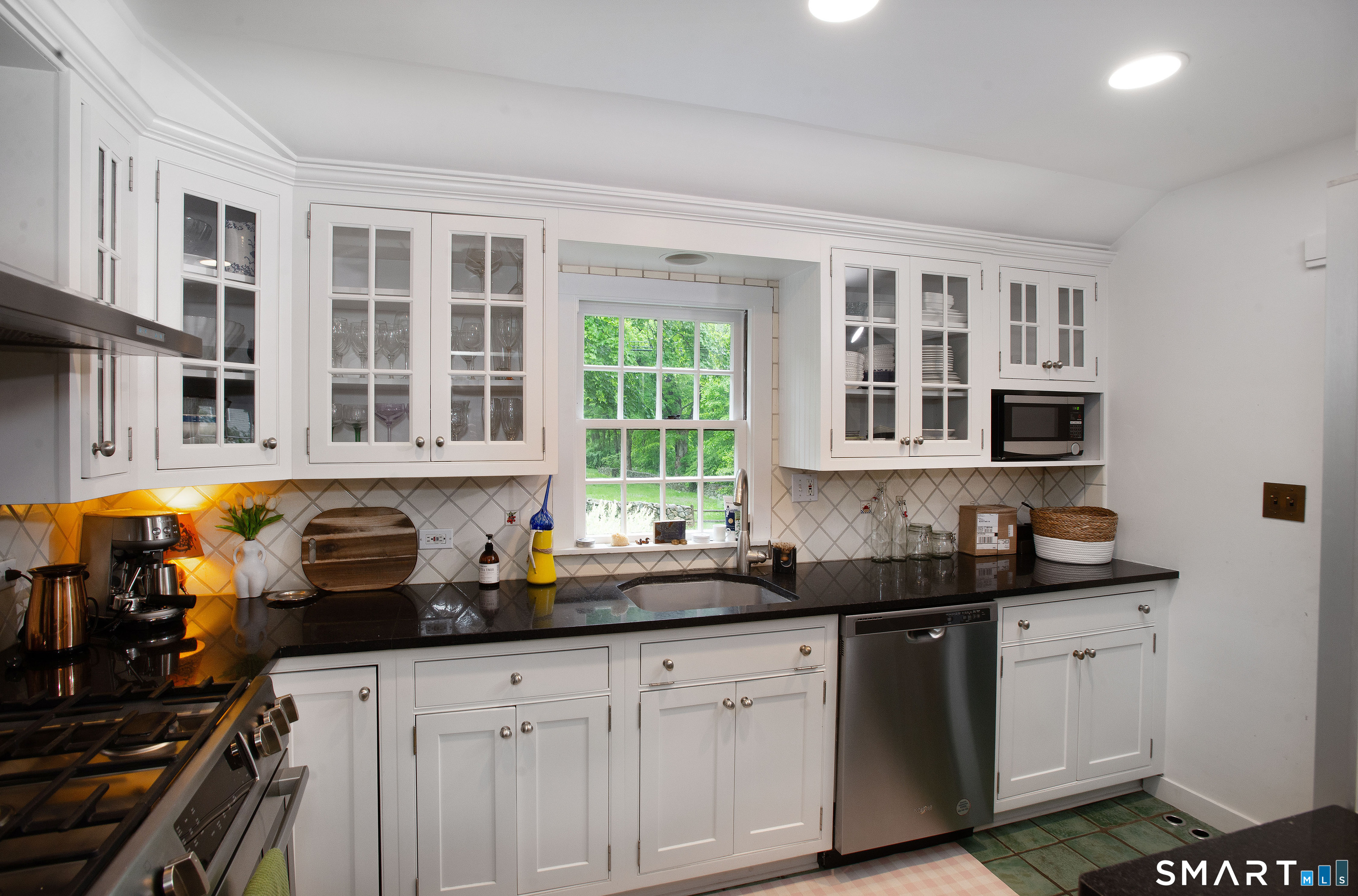 3 Millstone Road Wilton, CT 06897 - Photo 11 of 24