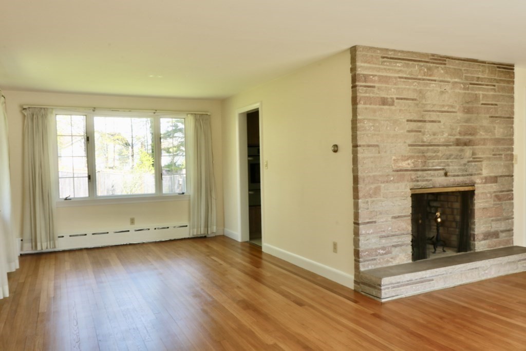 35 Neville Road Framingham, MA 01702 - Photo 9 of 29 Gallery Image 9