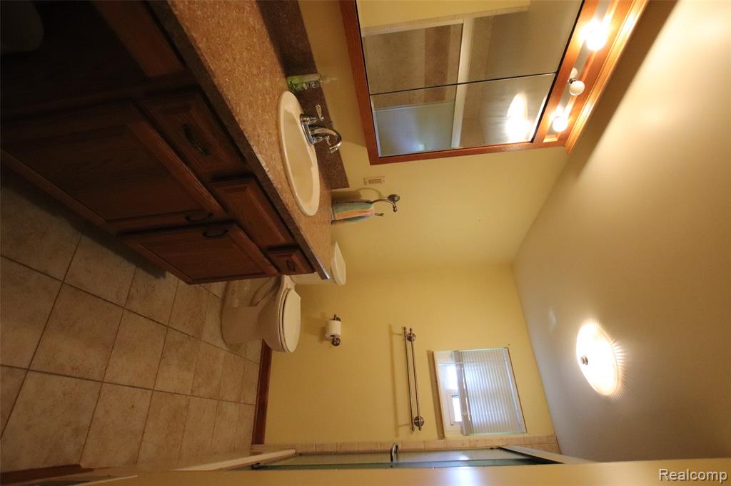 451 South Hospital Road Waterford, MI 48327 - Photo 13 of 33 Gallery Image 13