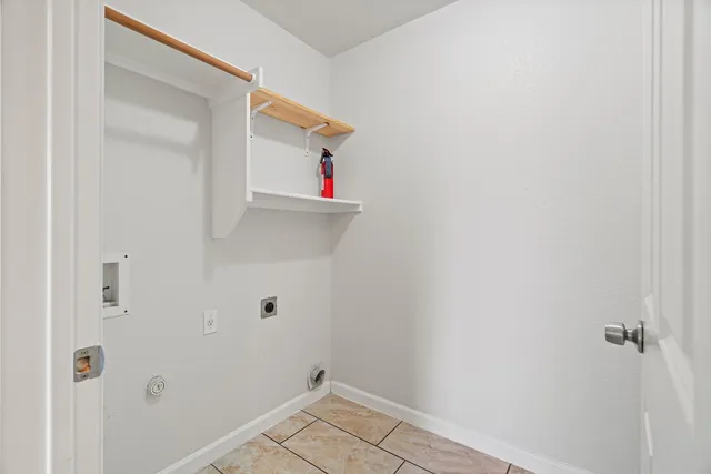 a view of utility room