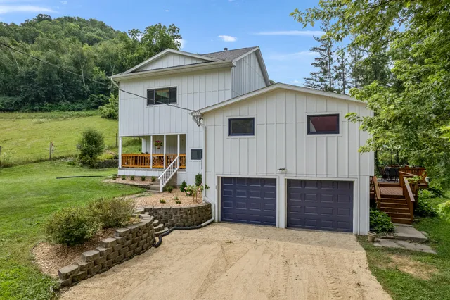 $995,000 | 36415 Homer Valley Lane, Winona, MN 55987