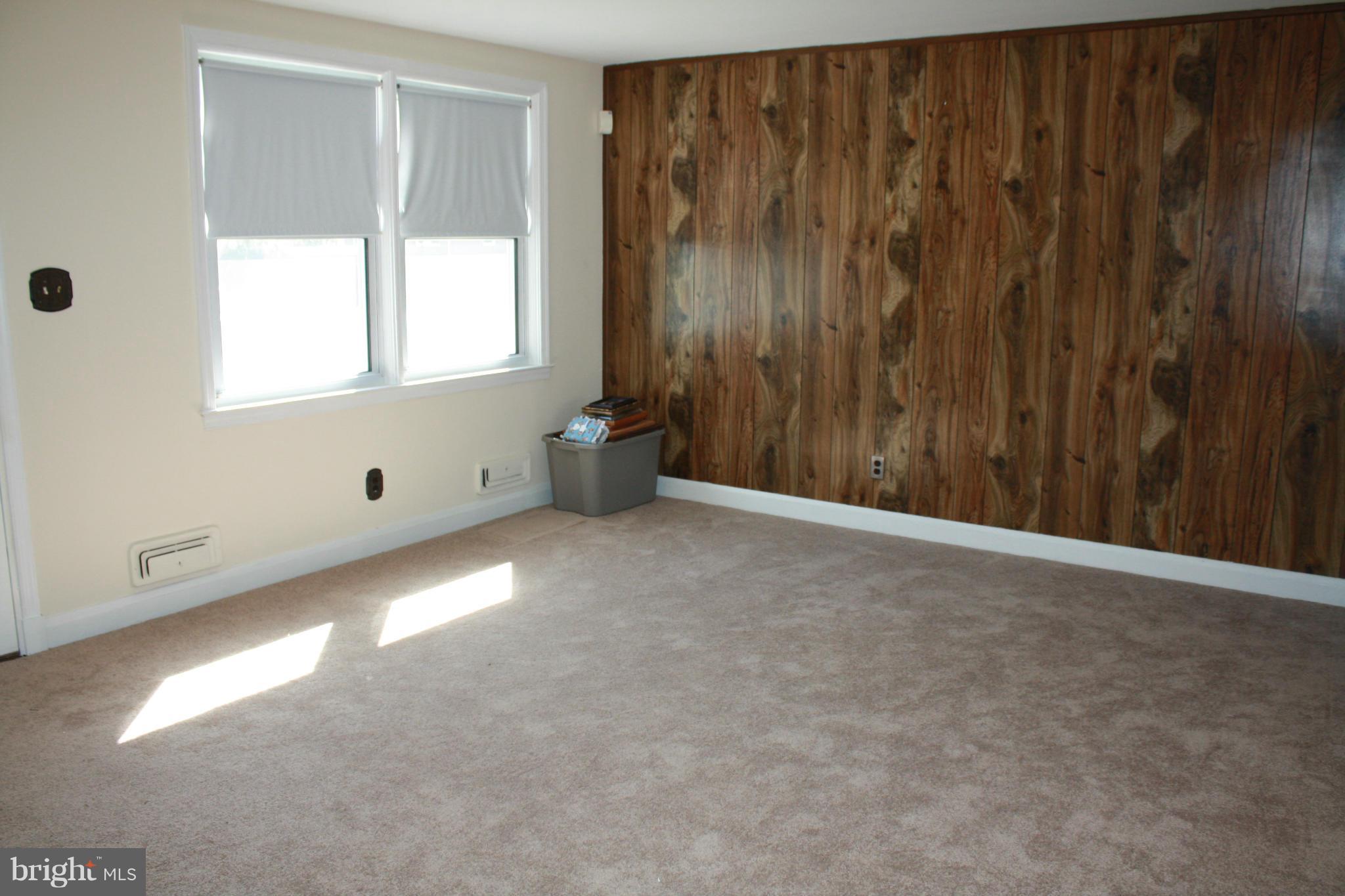 1506 Barrett Road Baltimore, MD 21207 - Photo 4 of 30 Living Room