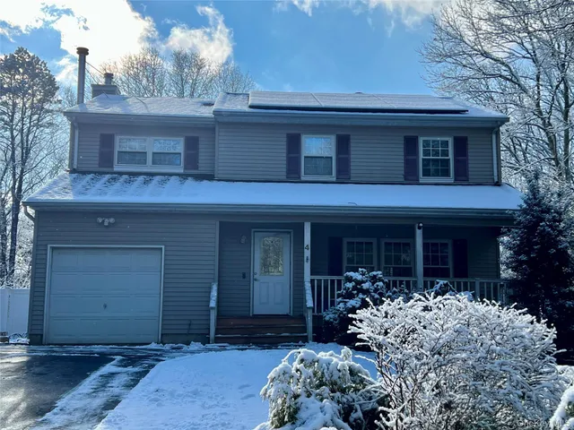 $714,999 | 4 Sheila Court, Manorville, NY 11949