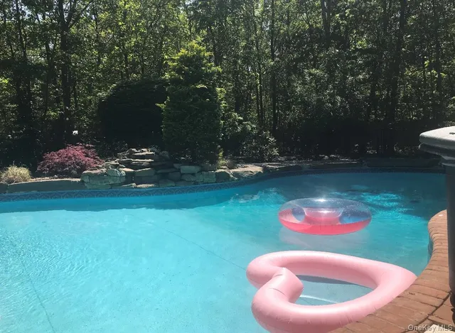 $714,999 | 4 Sheila Court, Manorville, NY 11949