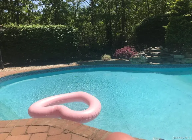 $714,999 | 4 Sheila Court, Manorville, NY 11949