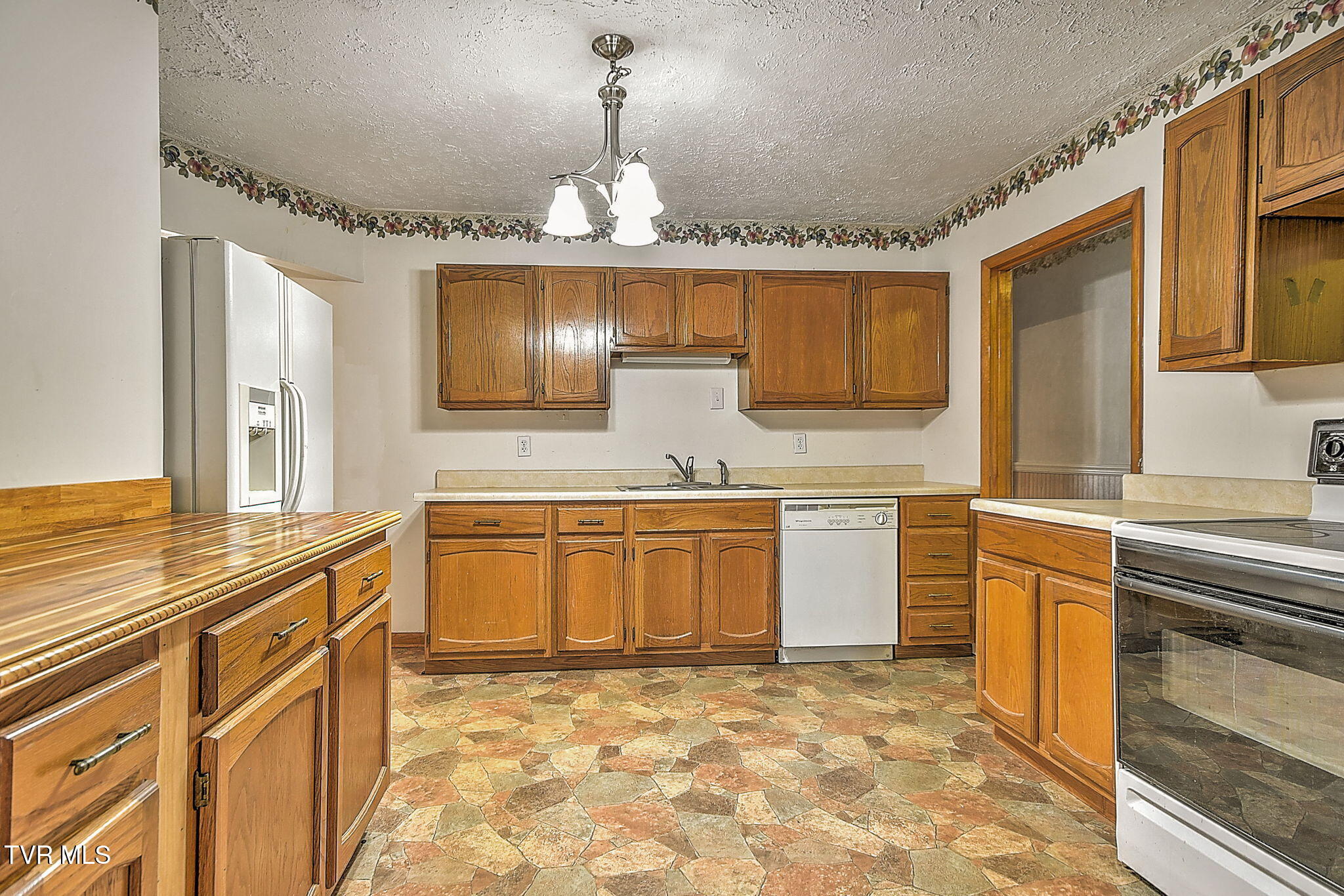 2044 Siam Road Elizabethton, TN 37643 - Photo 10 of 38 22-web-or-mls-2044 Siam CC-23