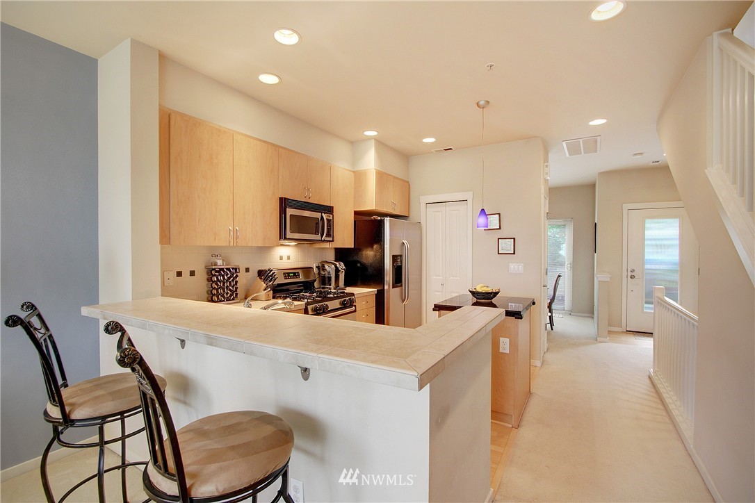 81 Sky Ridge Road Northwest Issaquah, WA 98027 - Photo 8 of 18