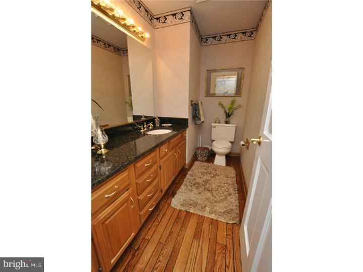 19 Cove Road Moorestown, NJ 08057 - Photo 8 of 25 Gallery Image 8