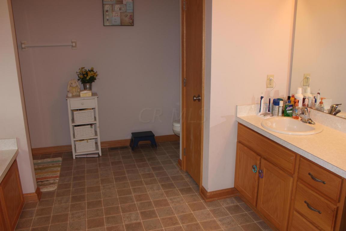 4895 Julian Road Southwest Amanda, OH 43102 - Photo 12 of 17