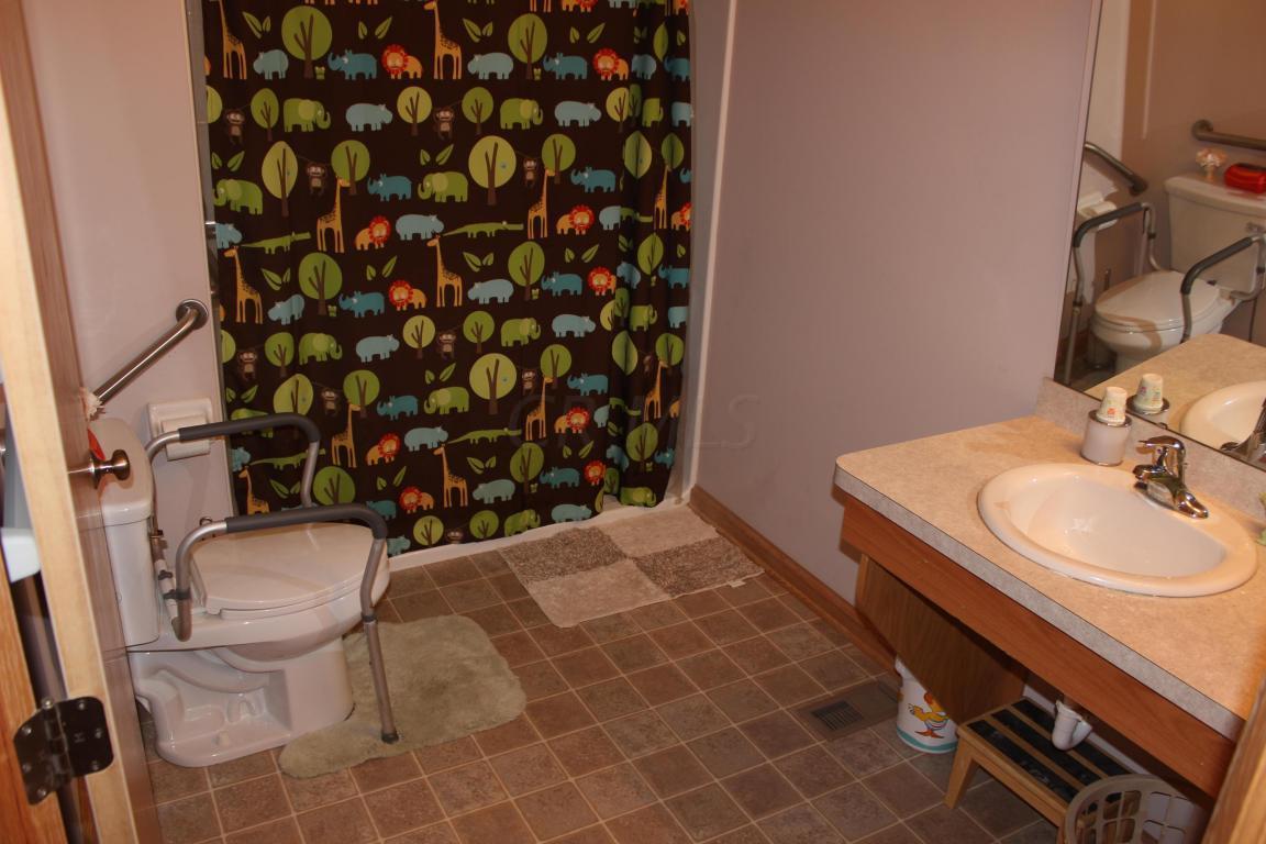 4895 Julian Road Southwest Amanda, OH 43102 - Photo 15 of 17