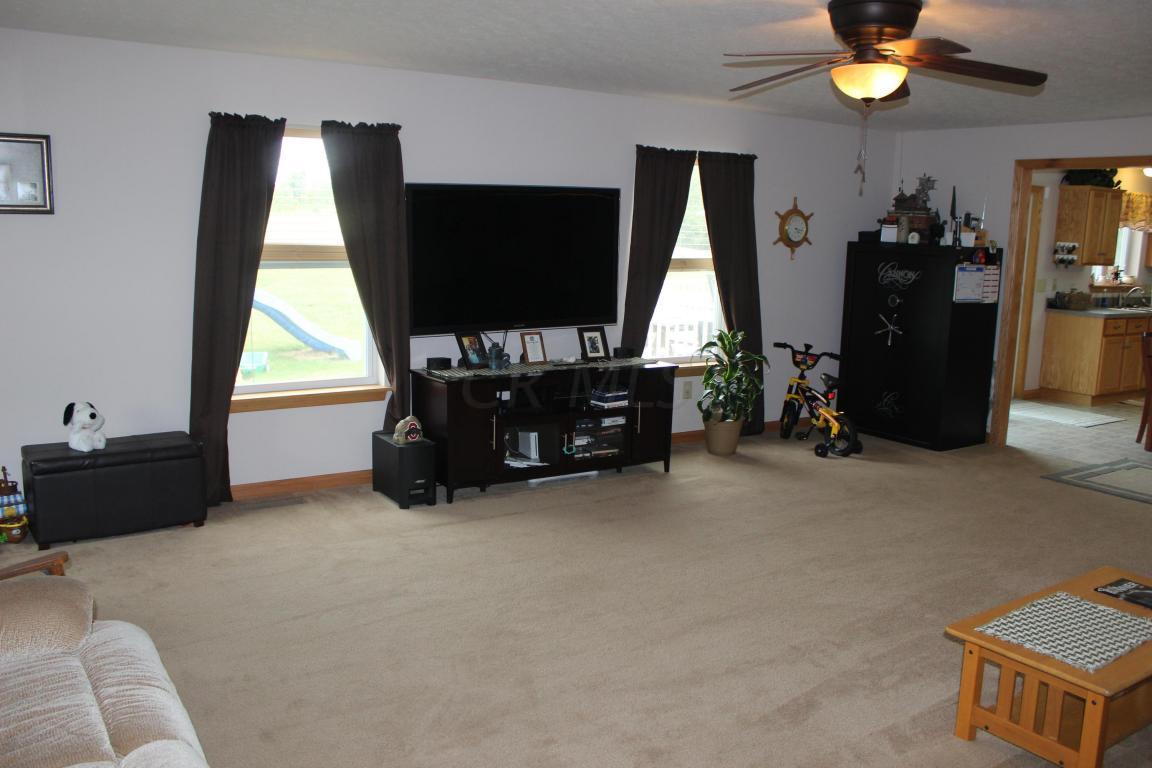 4895 Julian Road Southwest Amanda, OH 43102 - Photo 10 of 17