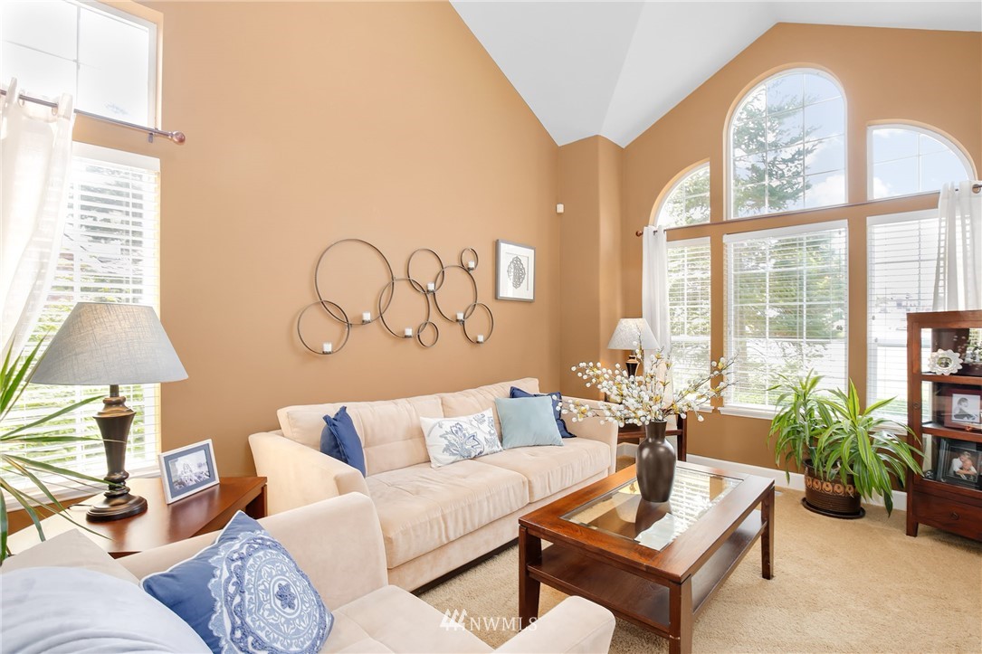 16045 Southeast 170th Court Renton, WA 98058 - Photo 2 of 25 Gallery Image 2