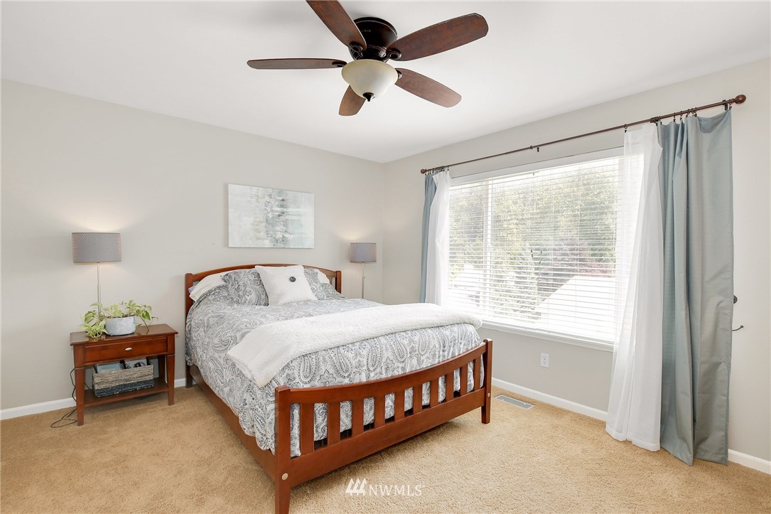 16045 Southeast 170th Court Renton, WA 98058 - Photo 11 of 25 Gallery Image 11