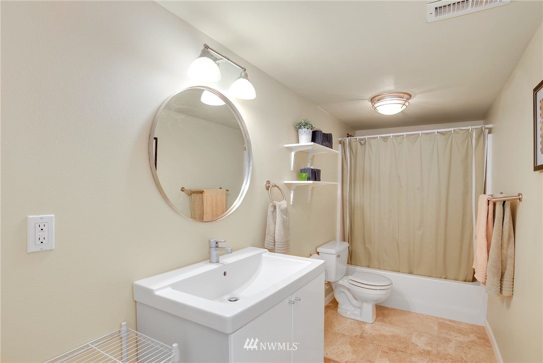 16045 Southeast 170th Court Renton, WA 98058 - Photo 23 of 25 Gallery Image 23