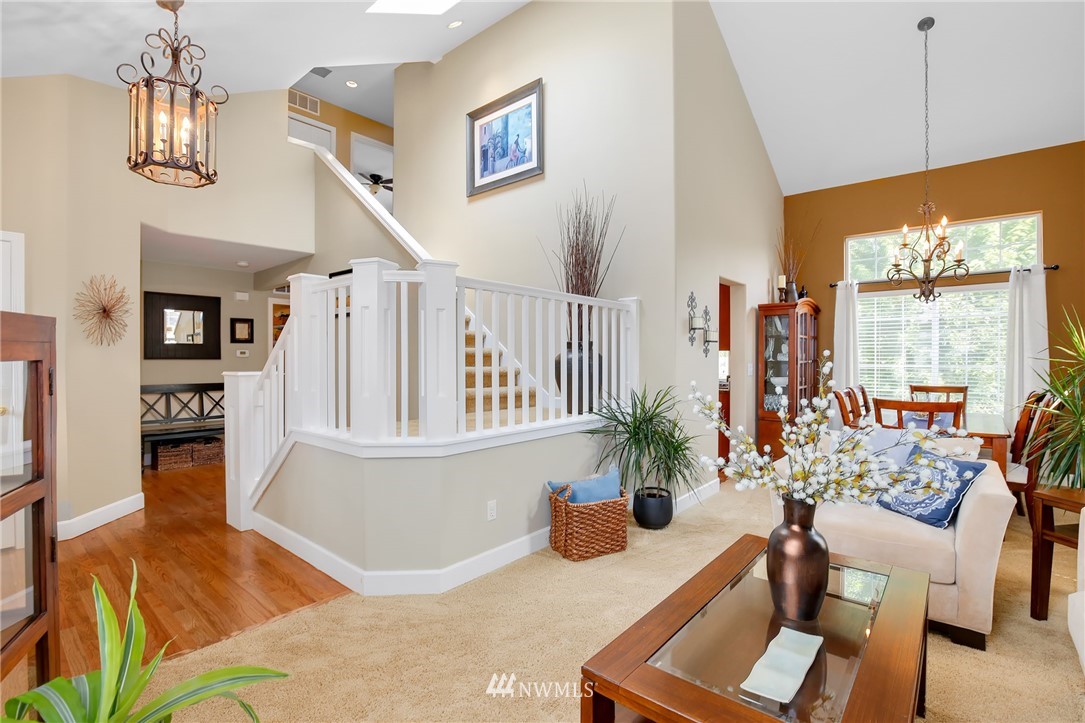16045 Southeast 170th Court Renton, WA 98058 - Photo 4 of 25 Gallery Image 4