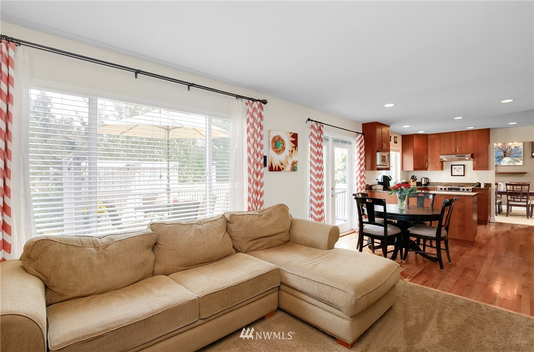 16045 Southeast 170th Court Renton, WA 98058 - Photo 5 of 25 Gallery Image 5