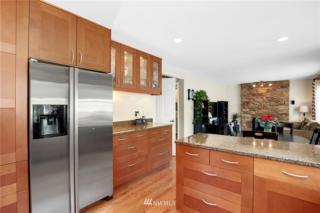 16045 Southeast 170th Court Renton, WA 98058 - Photo 10 of 25 Gallery Image 10