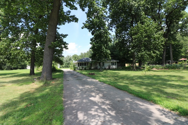 14463 Day Road Mishawaka, IN 46545 - Photo 2 of 13