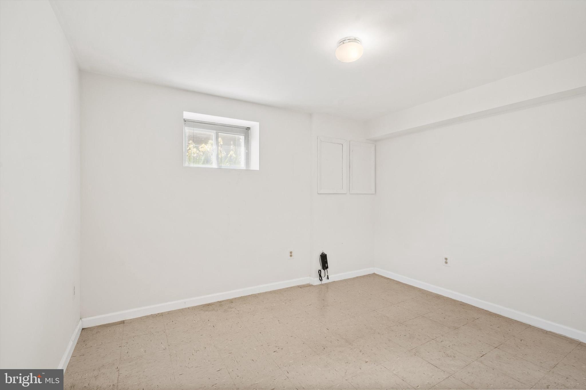 5308 Inverchapel Road Springfield, VA 22151 - Photo 20 of 28 LL Bonus room #1 View 2
