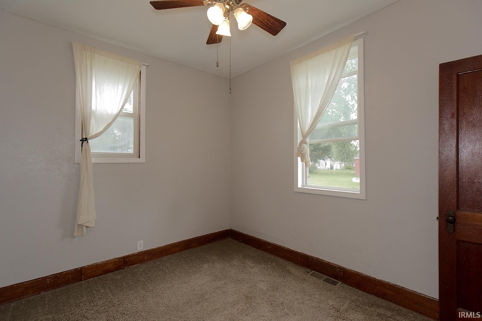 447 Hannah Street Huntington, IN 46750 - Photo 15 of 46
