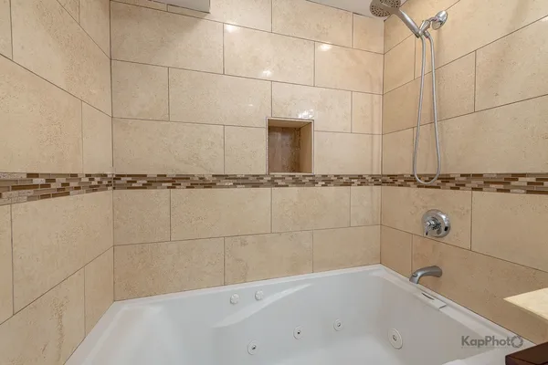 $3,500 | 3639 North Troy Street, Unit 2, Chicago, IL 60618