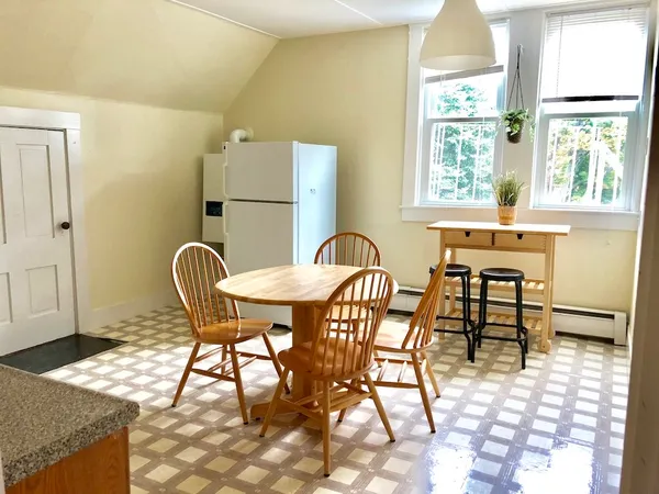 $2,500 | 96 Rhode Island Avenue, Unit 5, Newport, RI 02840