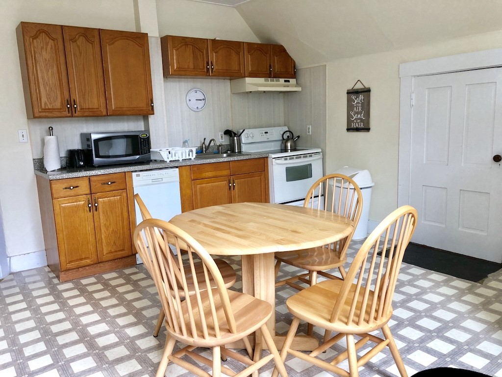 96 Rhode Island Avenue, Unit 5 Newport, RI 02840 - Photo 18 of 24
