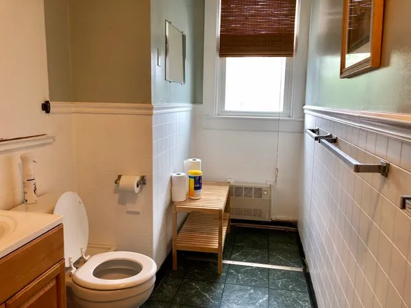 $2,500 | 96 Rhode Island Avenue, Unit 5, Newport, RI 02840