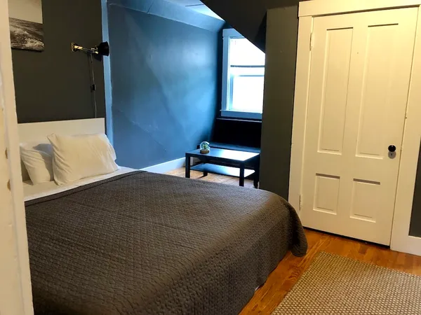 $2,500 | 96 Rhode Island Avenue, Unit 5, Newport, RI 02840