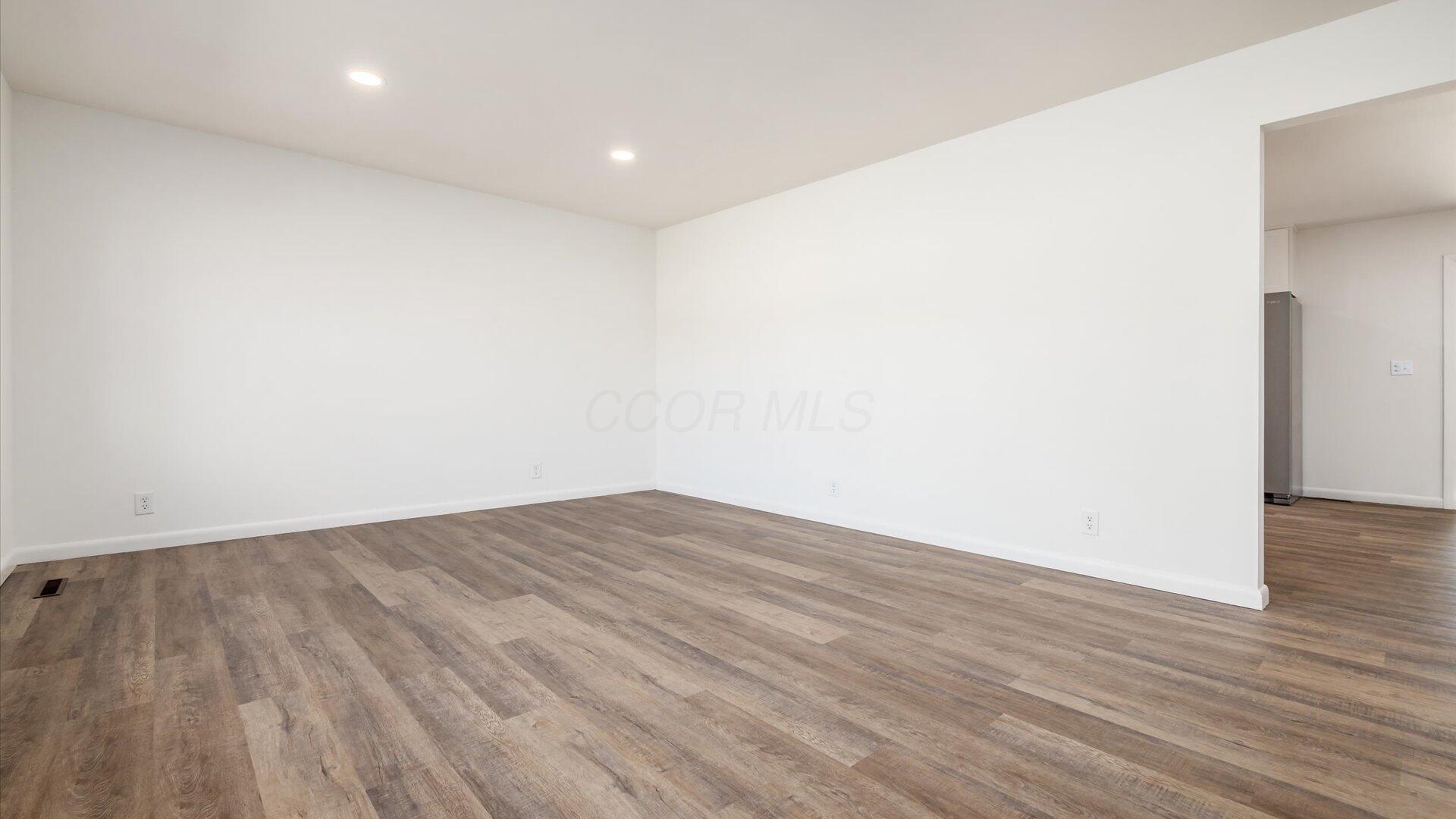 7875 Fultonrose Road Roseville, OH 43777 - Photo 6 of 40 08-z 7875 Fultonrose001