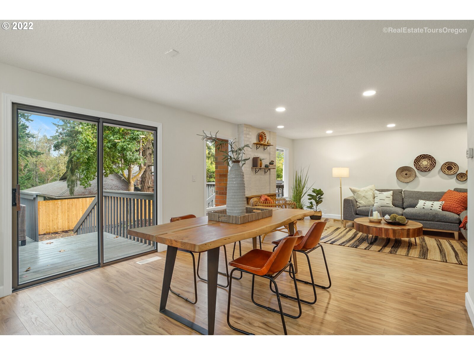 11280 Southwest Viewmount Court Tigard, OR 97223 - Photo 8 of 31 a dining room with furniture and wooden floor