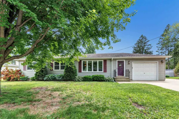 $349,900 | 1863 Lenwood Avenue, Green Bay, WI 54303