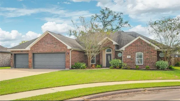 $3,500 | 57 Red Maple Court, Lake Jackson, TX 77566