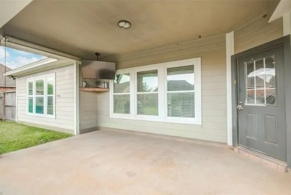 $3,500 | 57 Red Maple Court, Lake Jackson, TX 77566