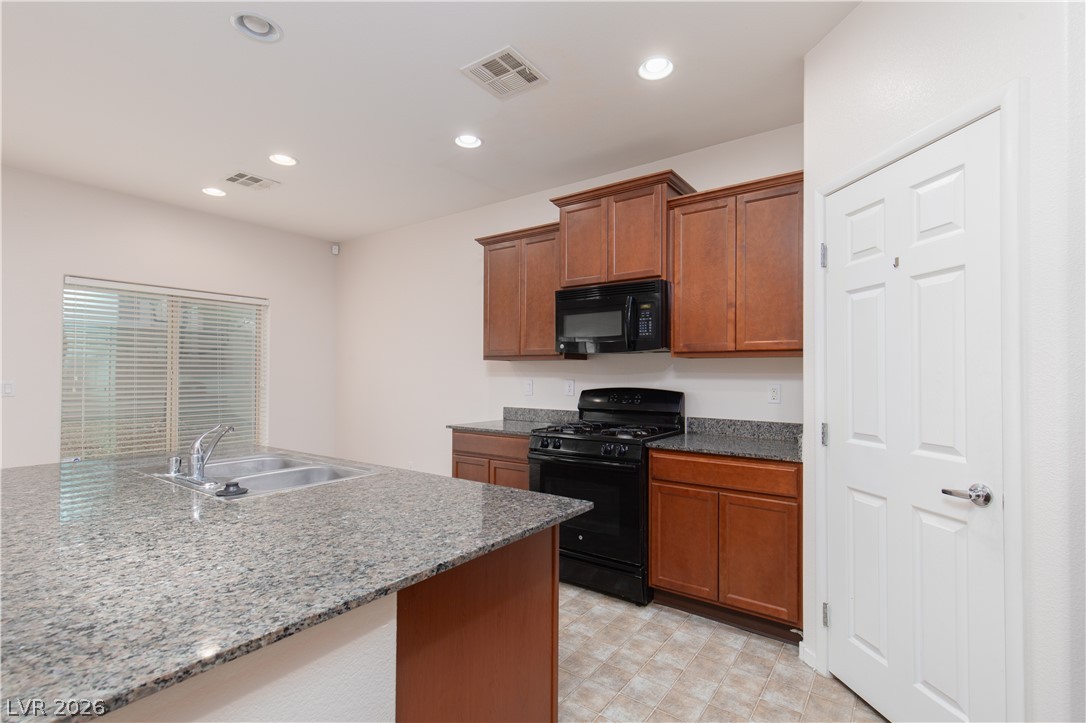 2875 Rough Green Street Las Vegas, NV 89117 - Photo 9 of 32