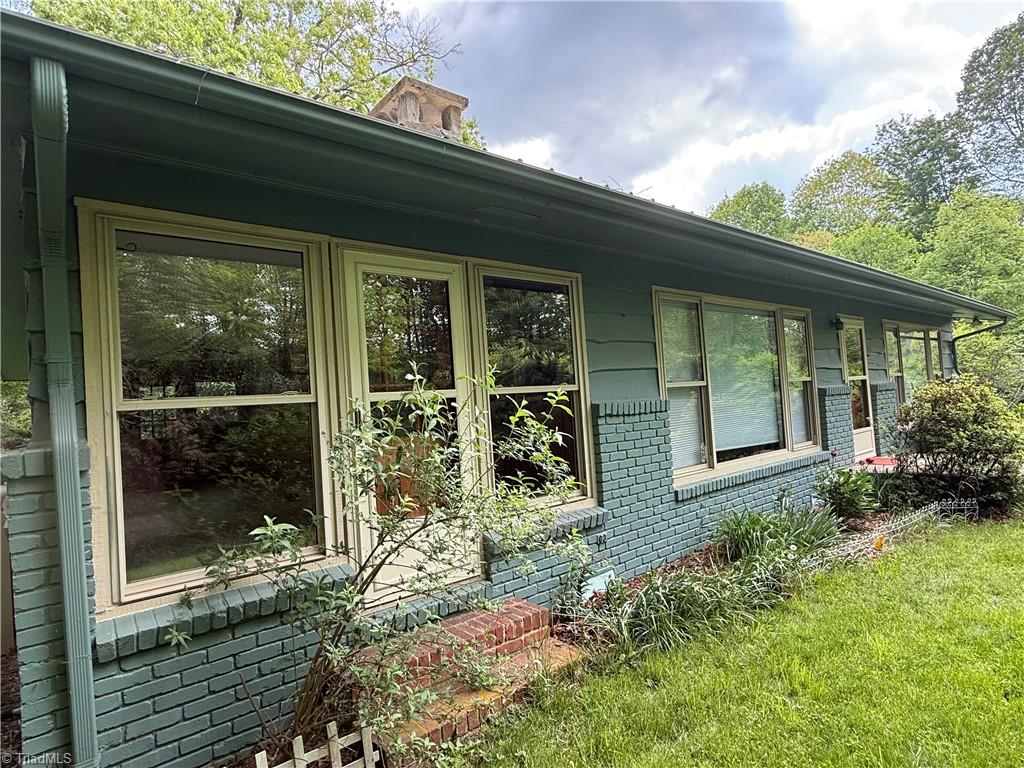 194 Abbey Road Boone, NC 28607 - Photo 2 of 31 Back