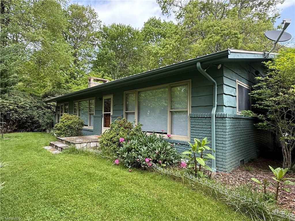 194 Abbey Road Boone, NC 28607 - Photo 3 of 31 Back