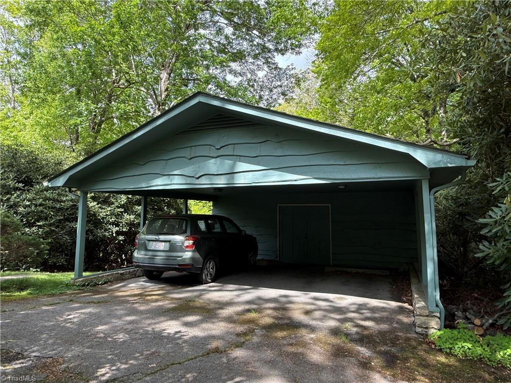 194 Abbey Road Boone, NC 28607 - Photo 8 of 31 Detached carport