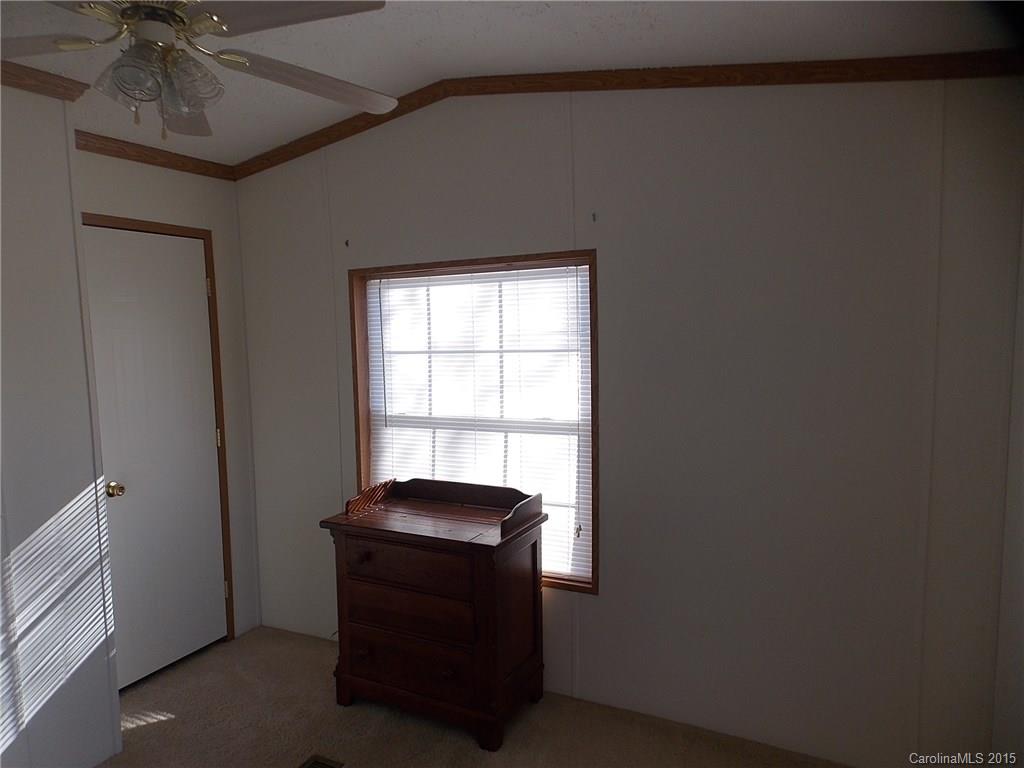 686 Abbeydale Road Harmony, NC 28634 - Photo 11 of 14 Gallery Image 11