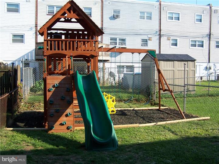 11729 Brandon Road Philadelphia, PA 19154 - Photo 15 of 15 Exterior