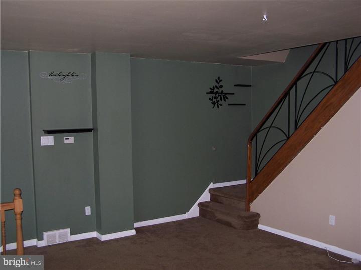 11729 Brandon Road Philadelphia, PA 19154 - Photo 3 of 15 Living Room