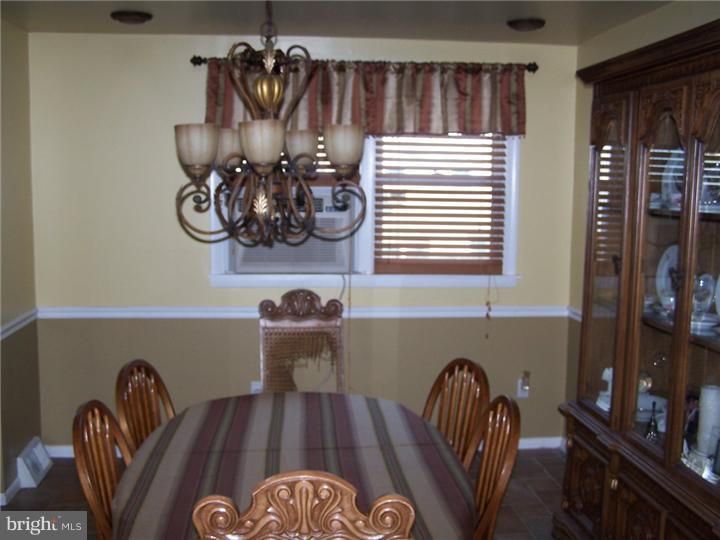 11729 Brandon Road Philadelphia, PA 19154 - Photo 5 of 15 Dining Room