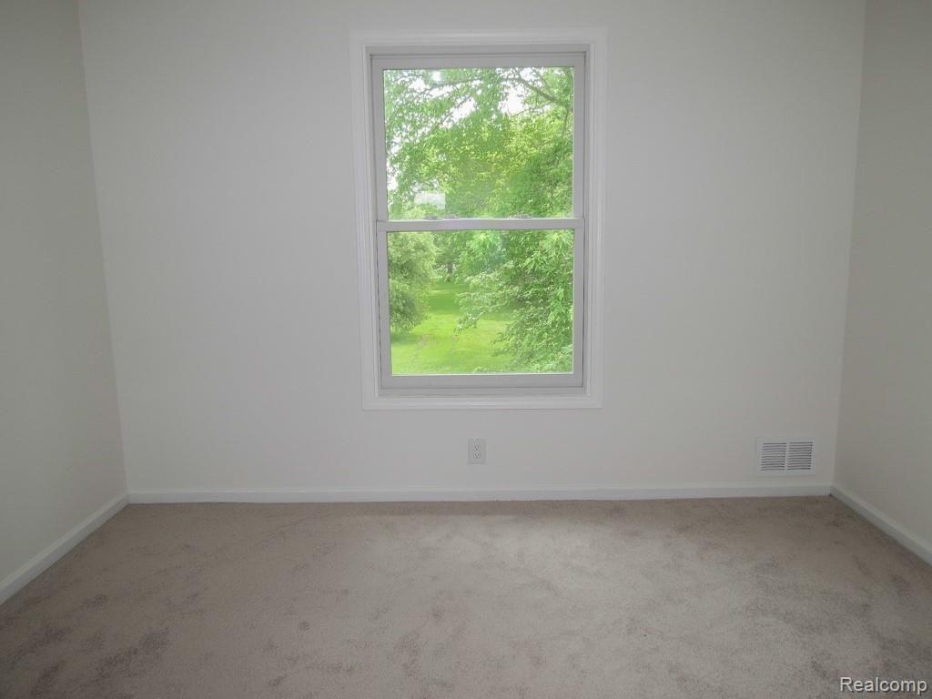12303 Jordan Road Saline, MI 48176 - Photo 20 of 30 IMG_7557-2.jpg