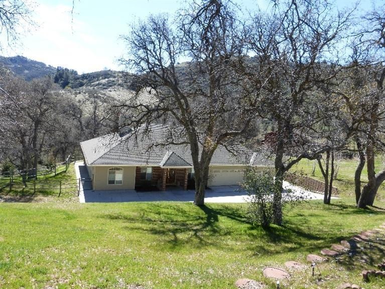 30566 Fox Ridge Court Tehachapi, CA 93561 - Photo 2 of 41 Gallery Image 2
