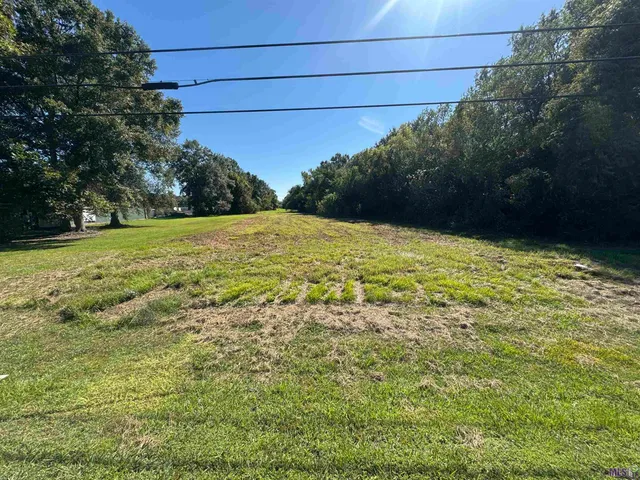 $1,000,000 | 6929 Highway 1, Addis, LA 70710