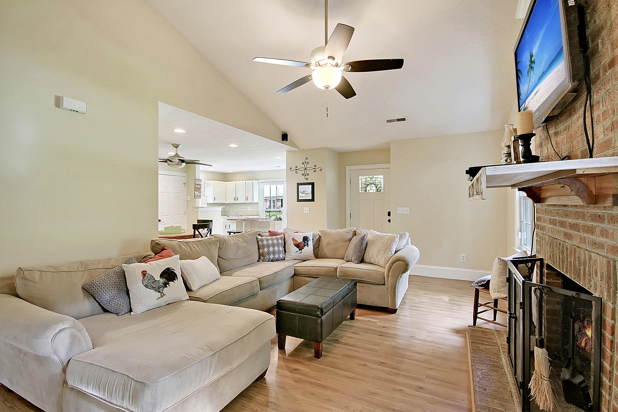 413 Hamlet Road Summerville, SC 29485 - Photo 11 of 43 IMG_0027_IMG_0031 copy