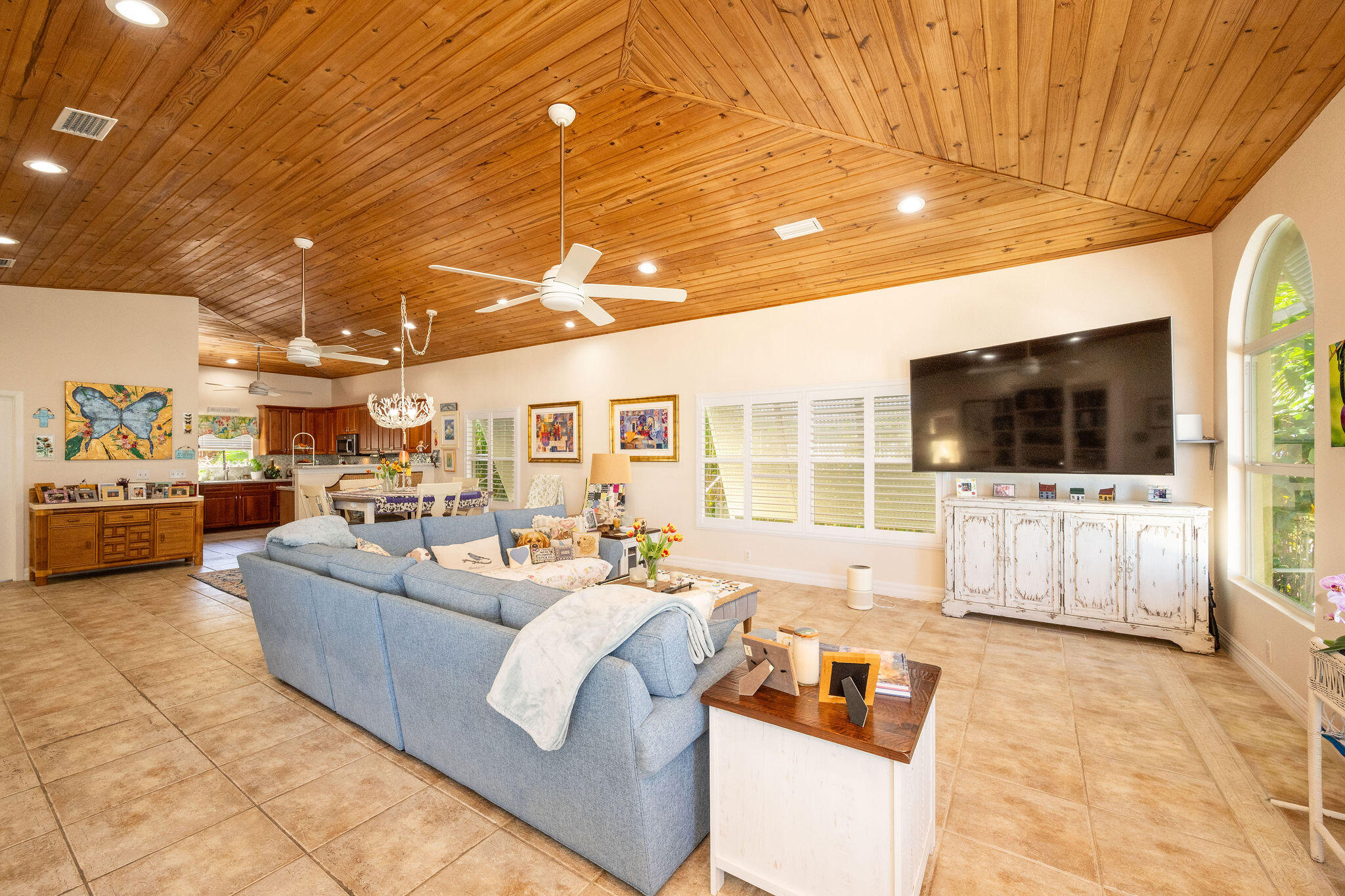 16805 Tamarind Road Sugarloaf, FL 33042 - Photo 25 of 75 Living