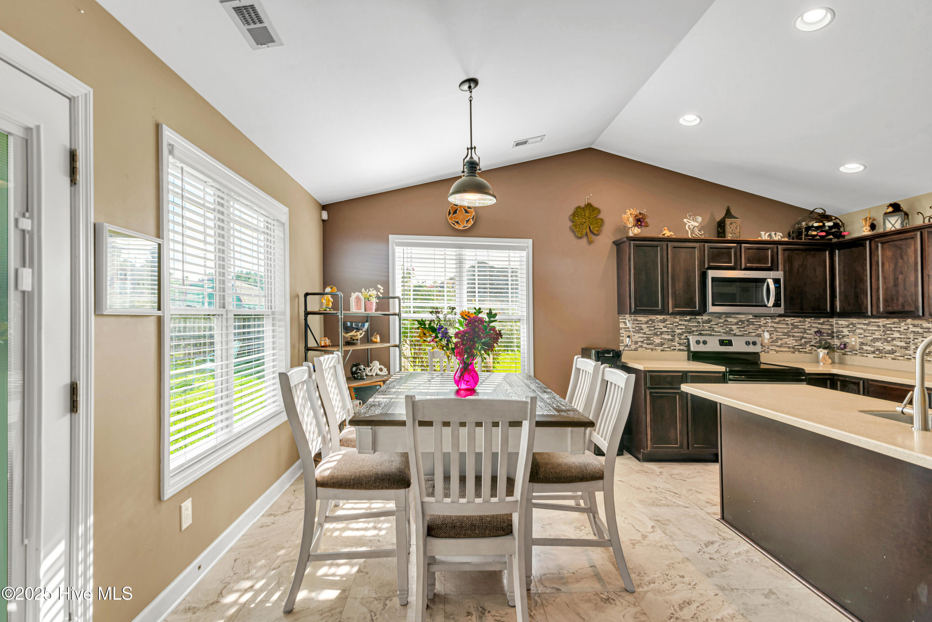 291 Richlands Loop Road Richlands, NC 28574 - Photo 24 of 50 Dining space in Kitche