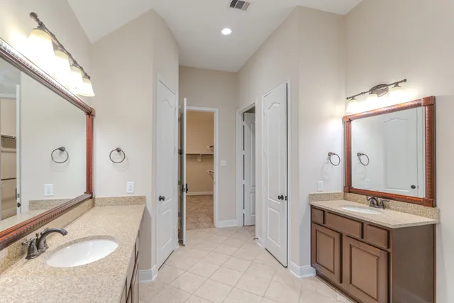 $4,300 | 34 Danby Place, The Woodlands, TX 77375